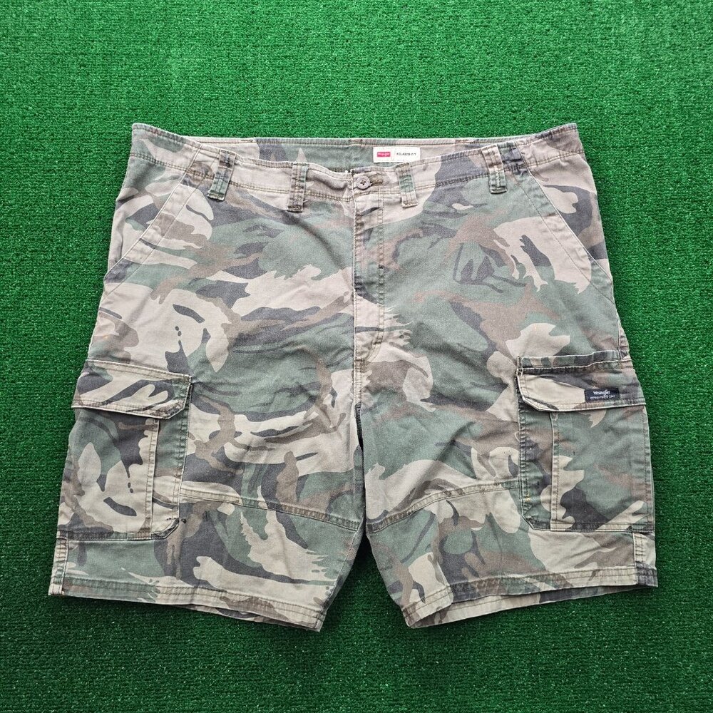 Wrangler Cargo Shorts Mens 46 Green Camo Outdoors Casual Relaxed Fit